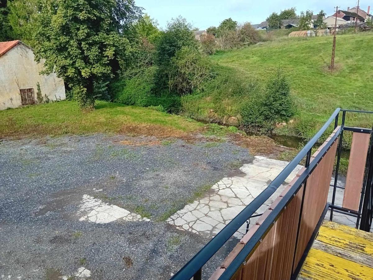 Grand Appartement Avec Terrasse Wignehies المظهر الخارجي الصورة